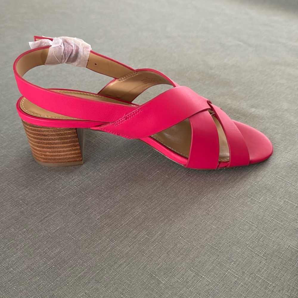 NWT Talbots Mimi Sandal in Raspberry.  7M.